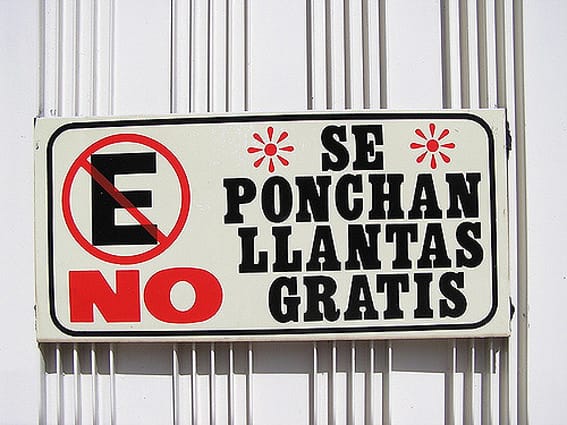 Se ponchan llantas gratis